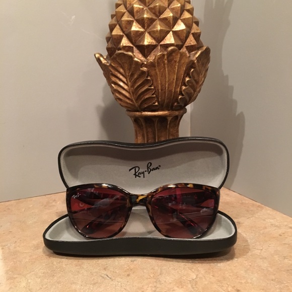 Ray-Ban Accessories - Ray-Ban Sunglasses in tortoise shell.